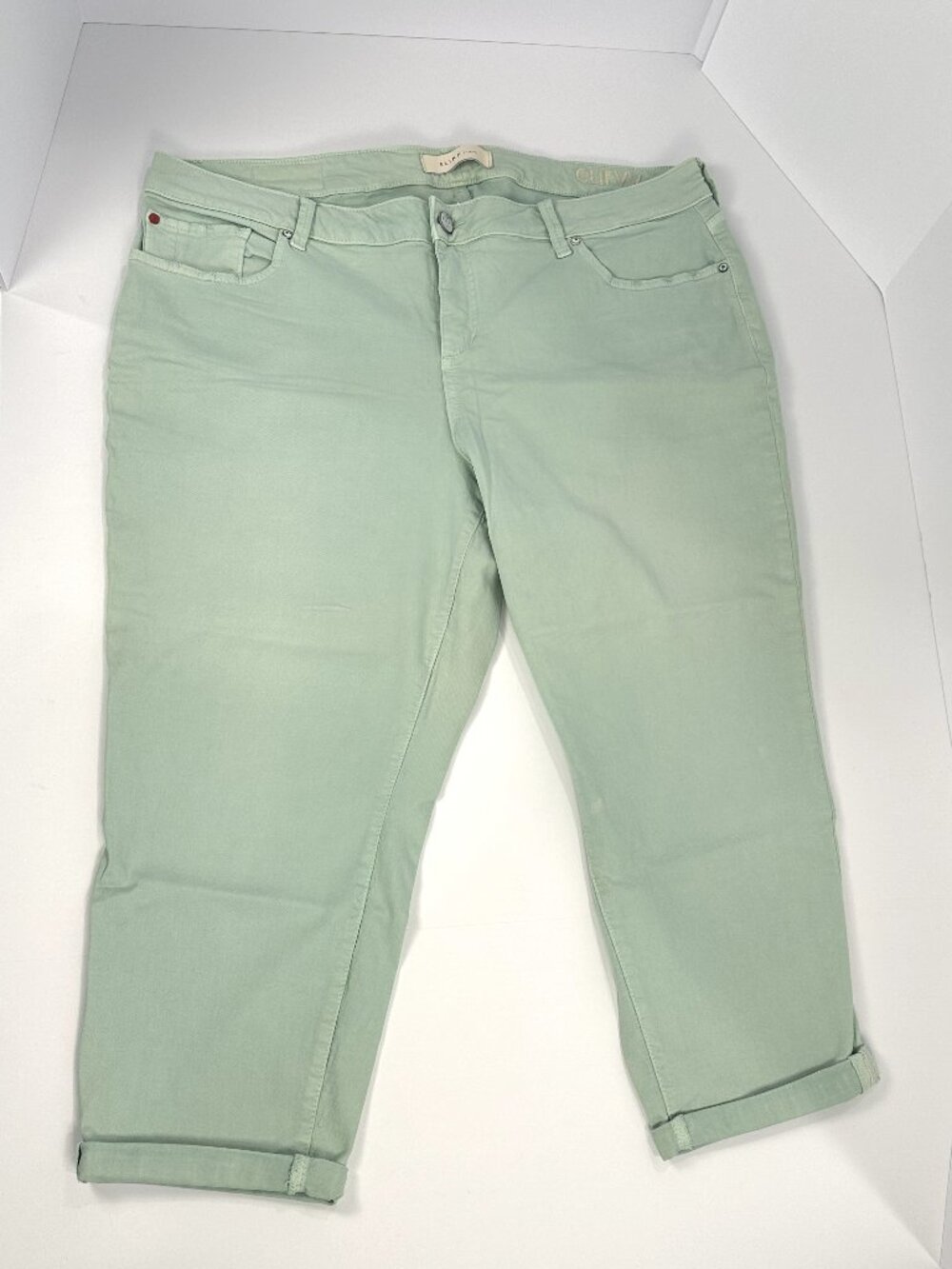 SLINK Cuffed Mid-Rise Ankle Curvy Boyfriend Jean - NWOT